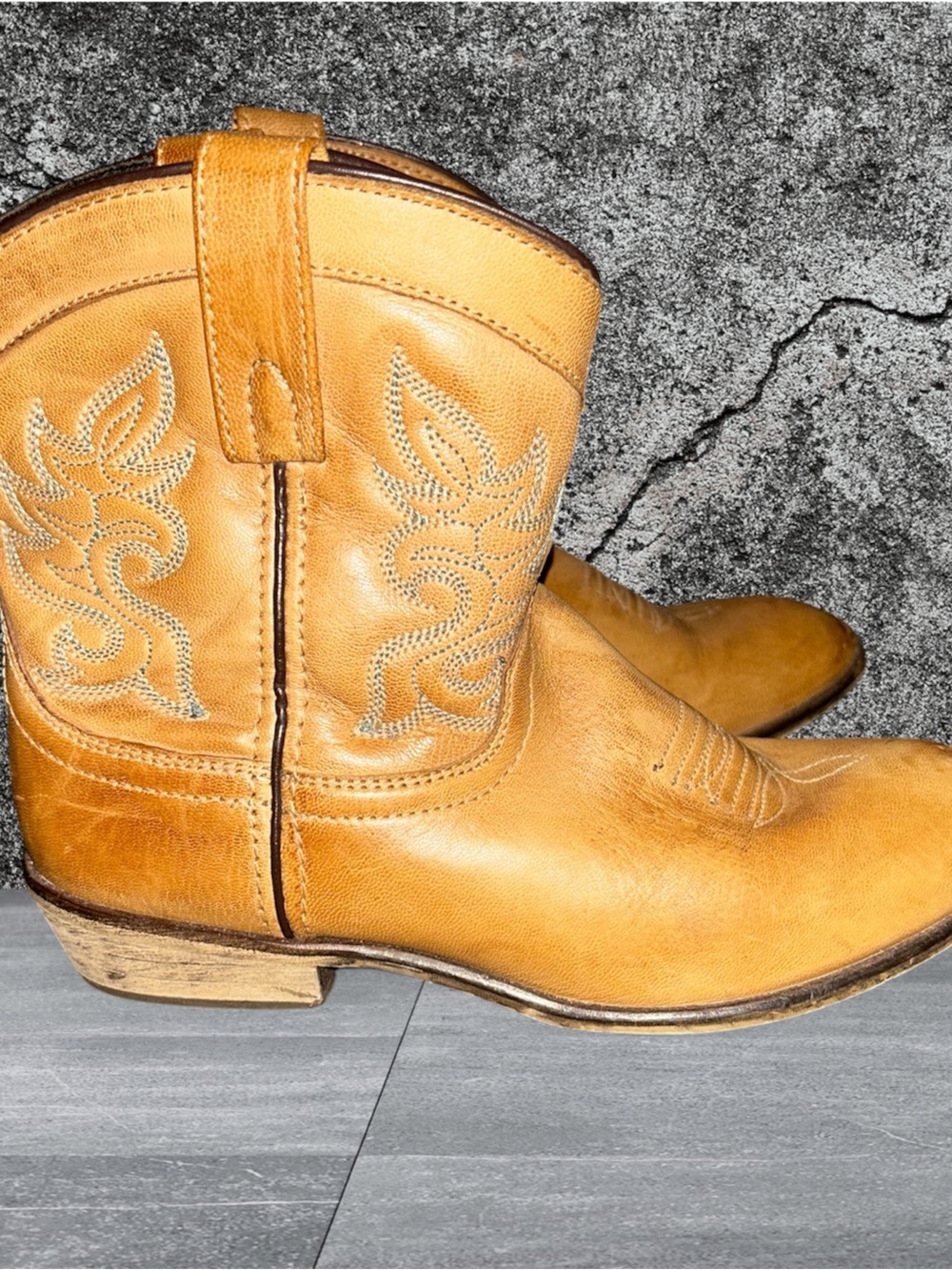 Womens Tan genuine leather Boots - Classic Western Style